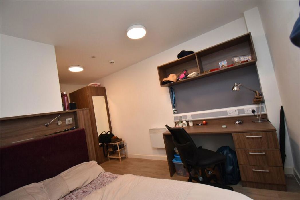 Property image 4 of 11
