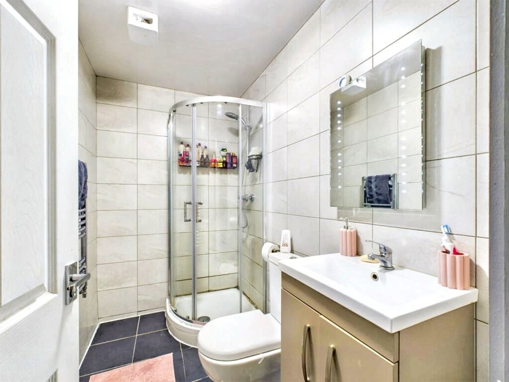 Property image 5 of 5