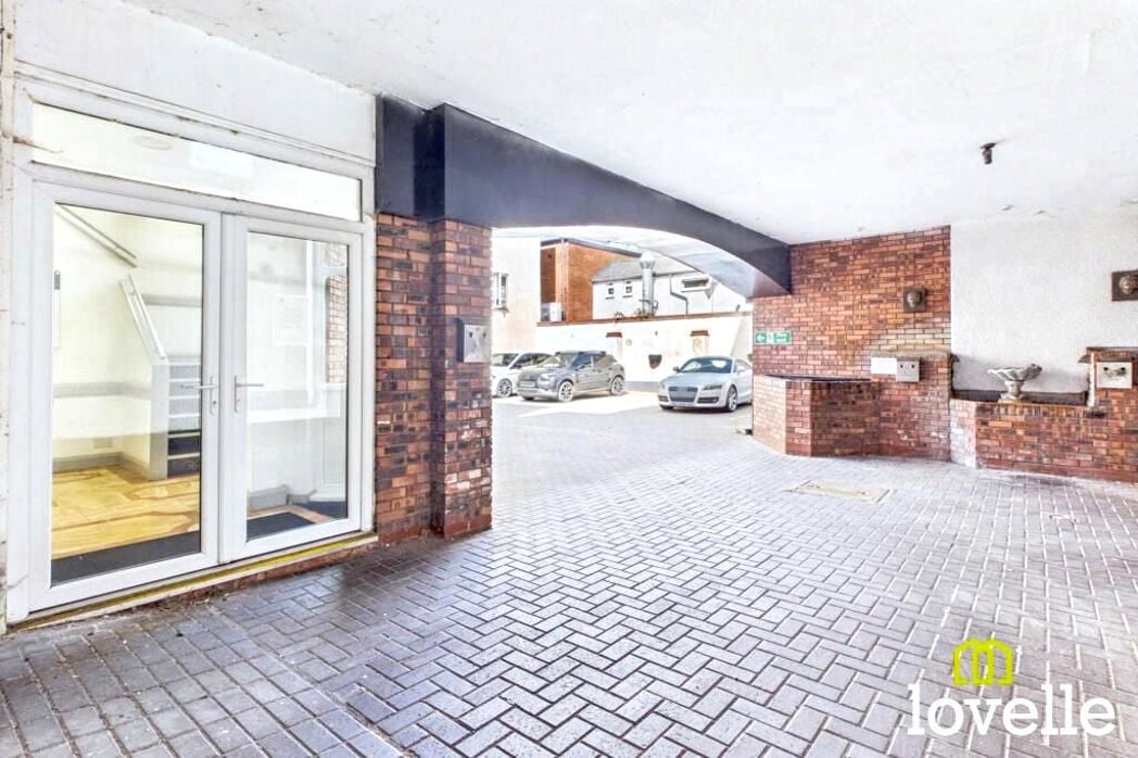 Property image 2 of 10