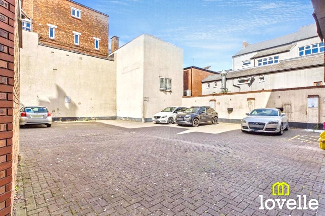 Property image 10 of 10
