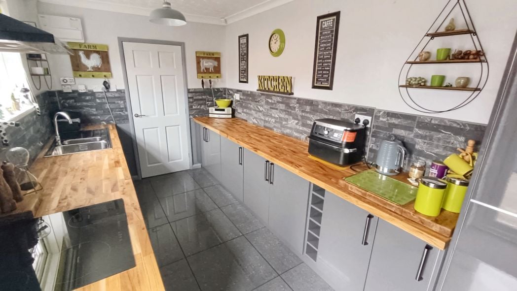 Property image 11 of 26