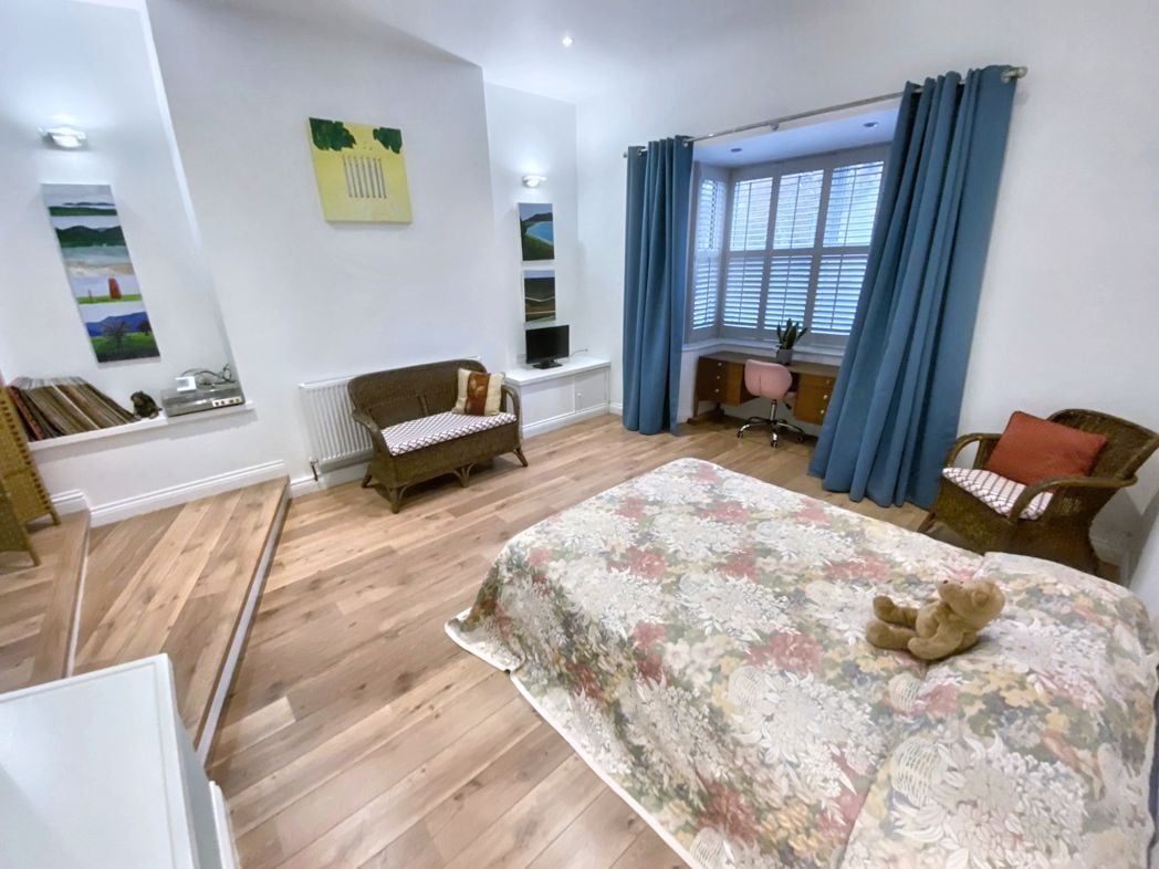 Property image 6 of 21