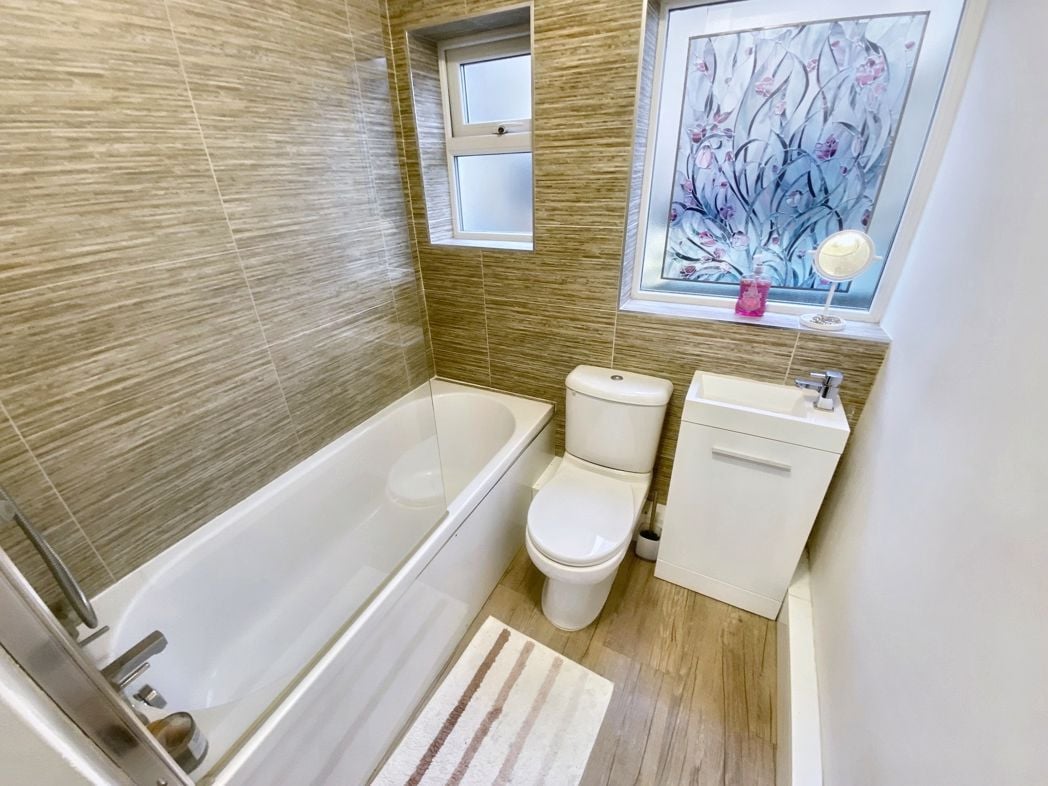 Property image 11 of 21