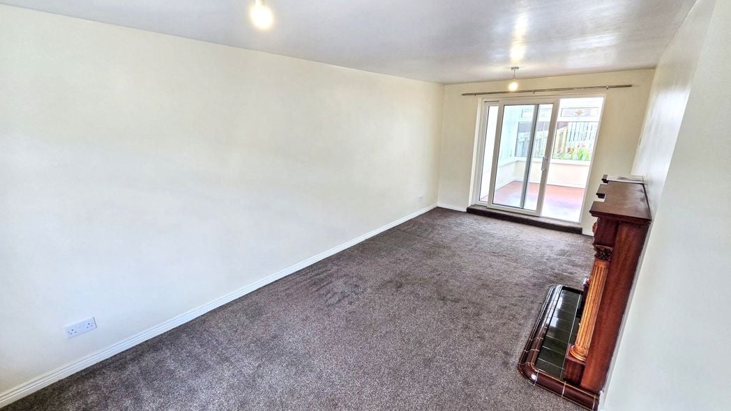 Property image 3 of 18