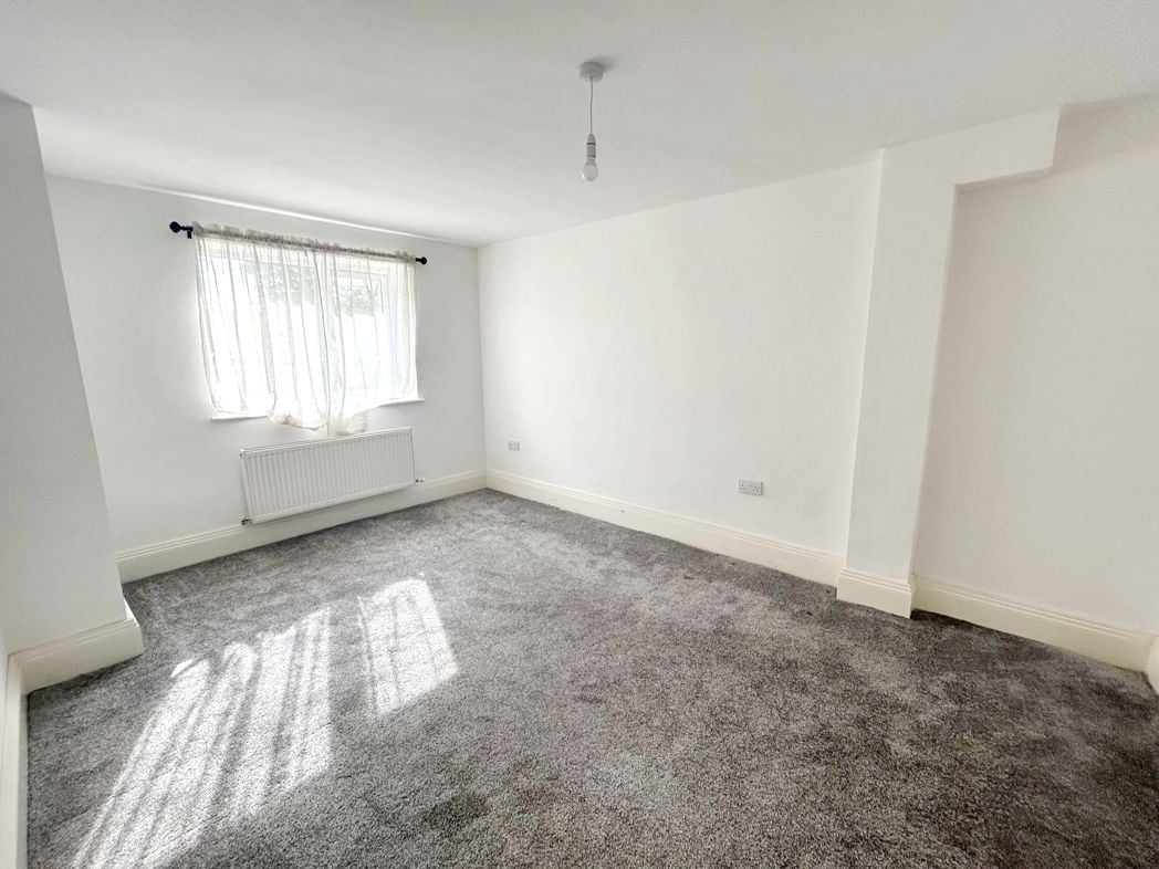 Property image 6 of 17