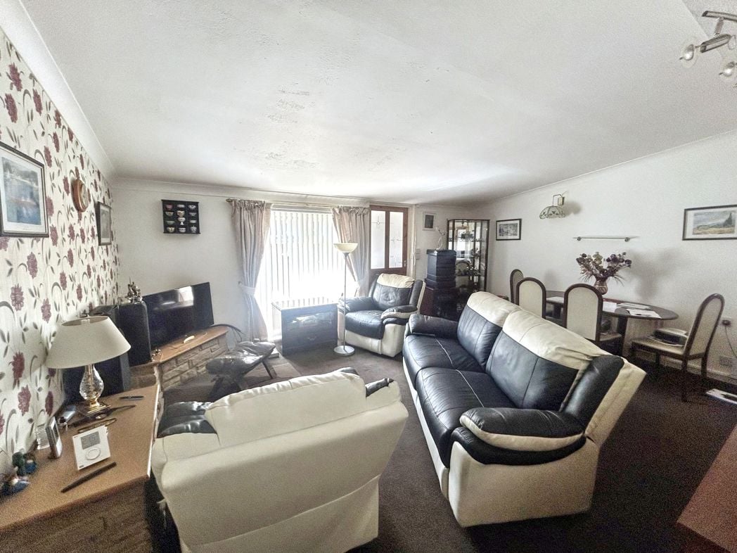 Property image 4 of 12