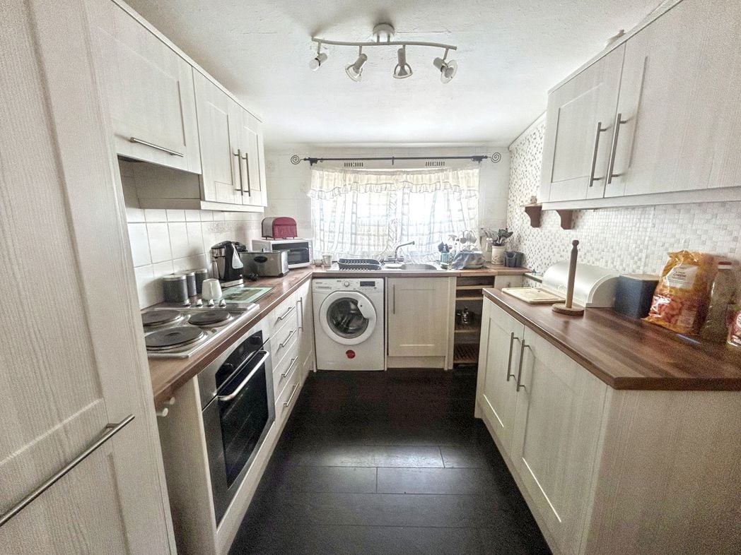 Property image 2 of 12