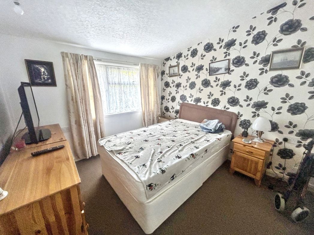 Property image 9 of 12