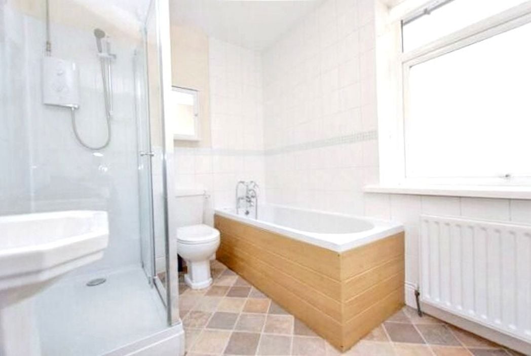 Property image 11 of 16