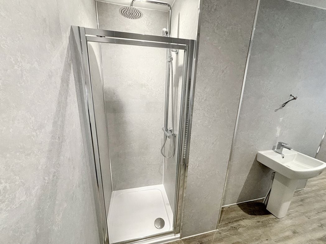 Property image 11 of 14