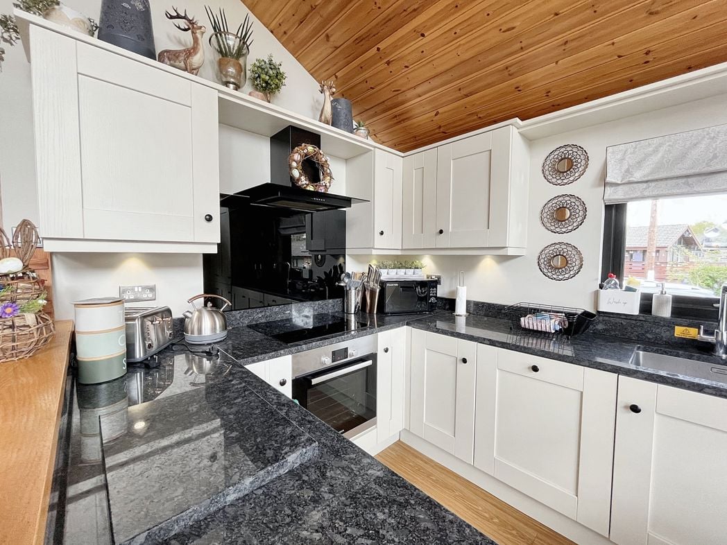 Property image 5 of 17