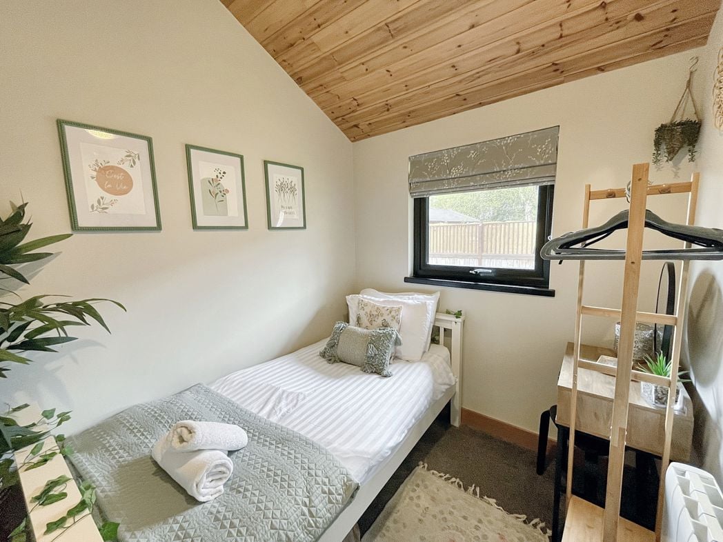 Property image 11 of 17
