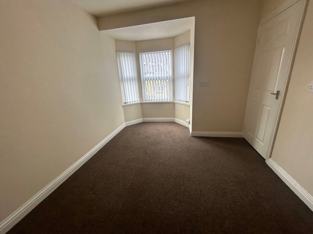 Property image 4 of 12