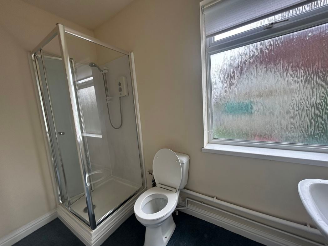 Property image 7 of 12