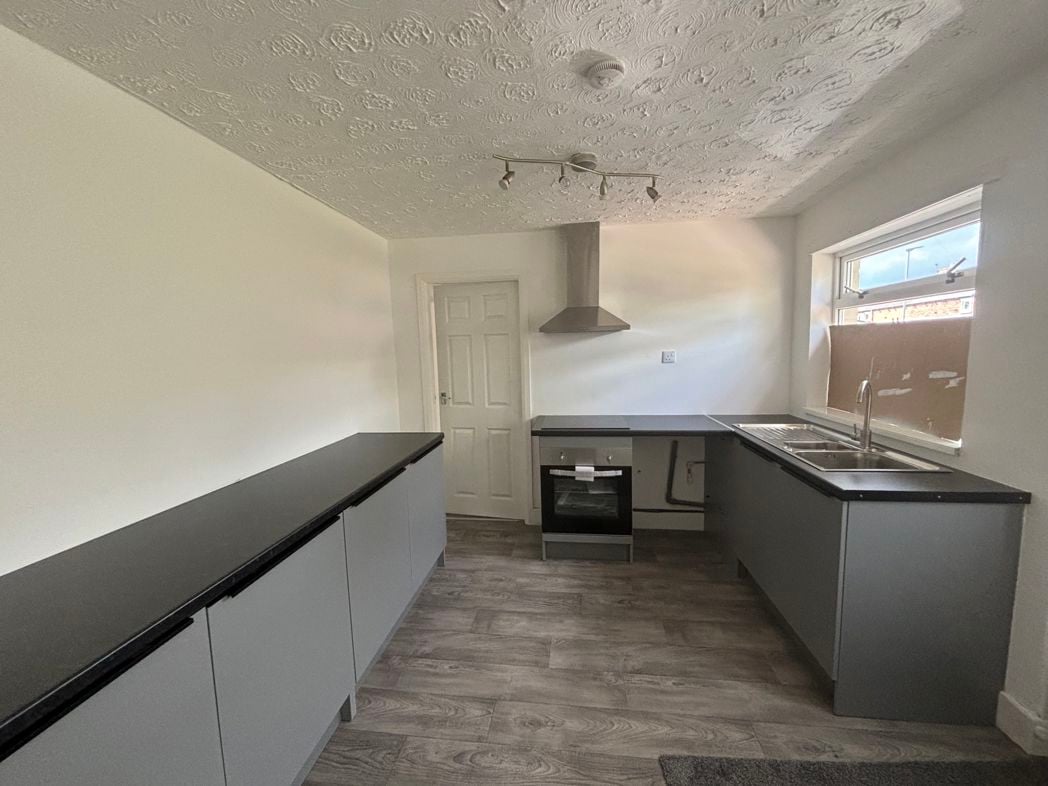 Property image 2 of 9