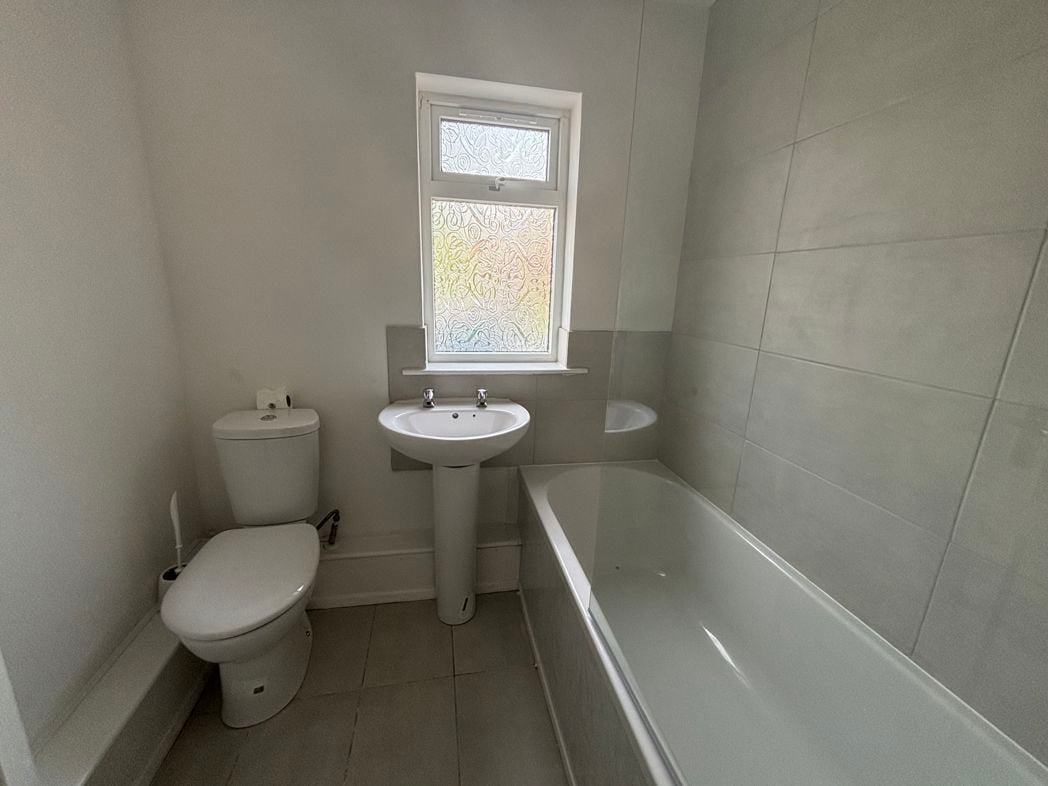 Property image 3 of 9