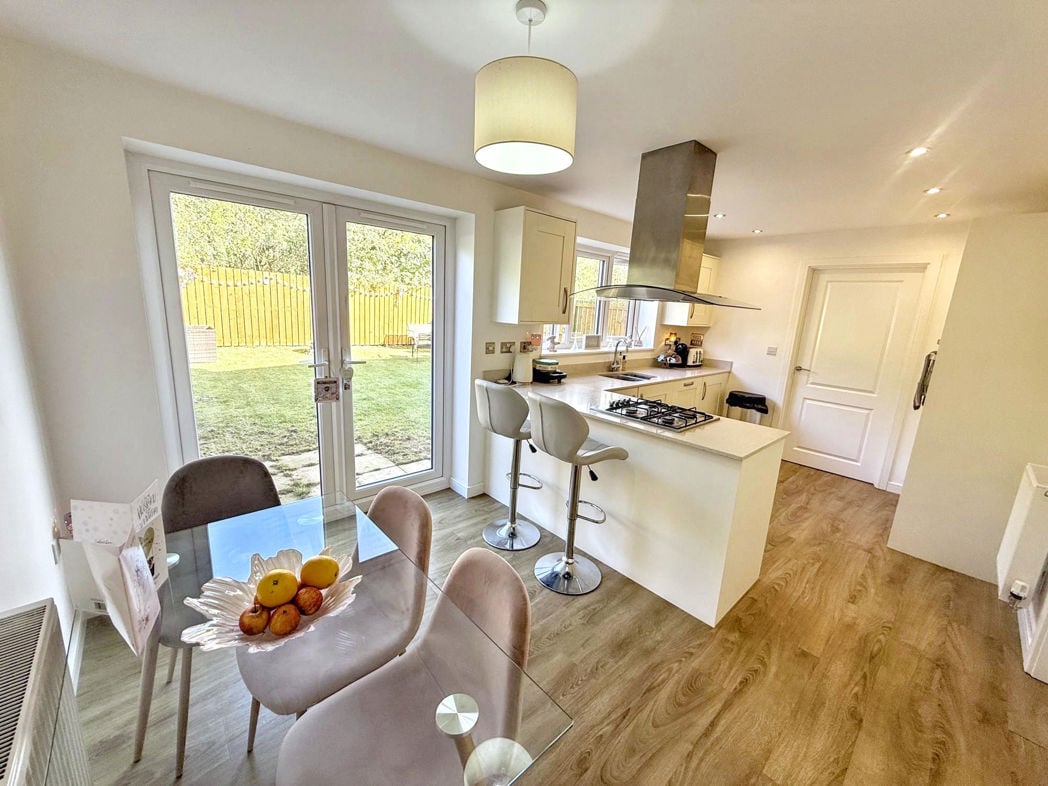 Kitchen/Dining Area