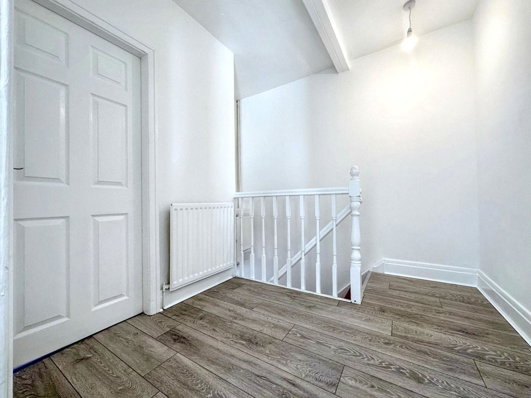 Property image 5 of 16