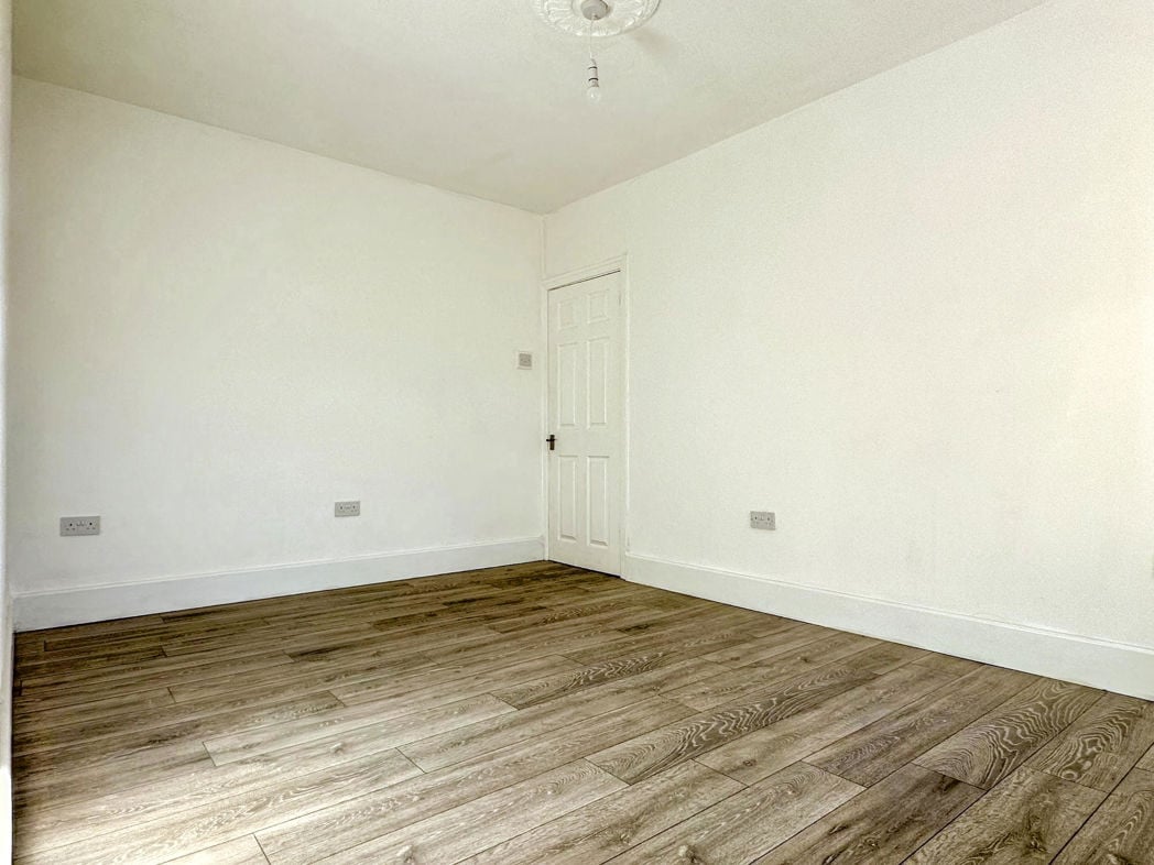 Property image 10 of 16
