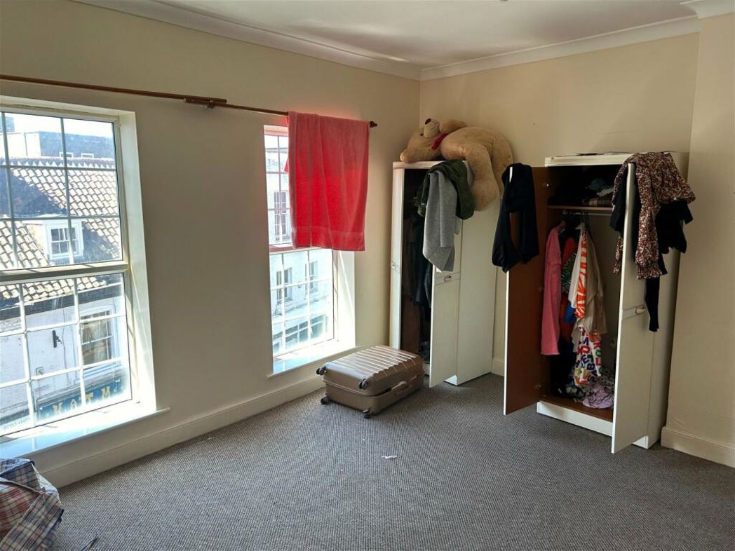Property image 5 of 8
