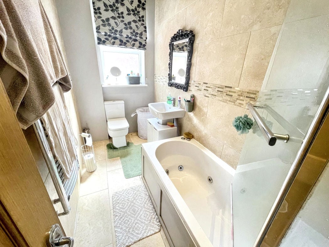 Property image 7 of 7