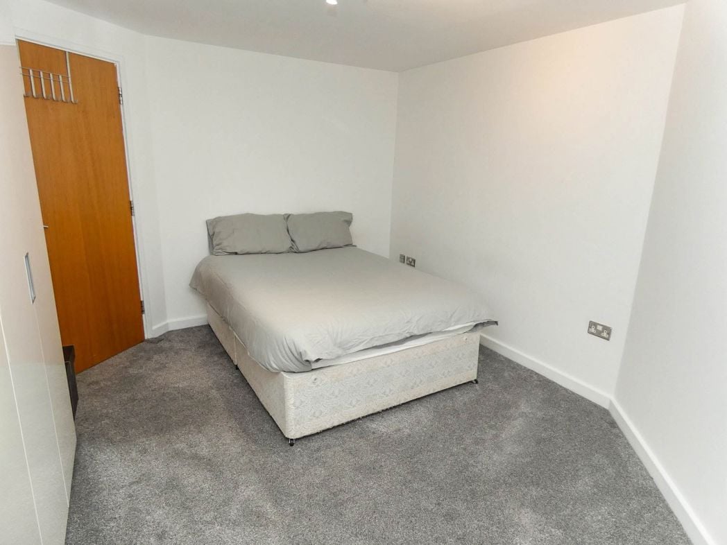 Property image 11 of 15