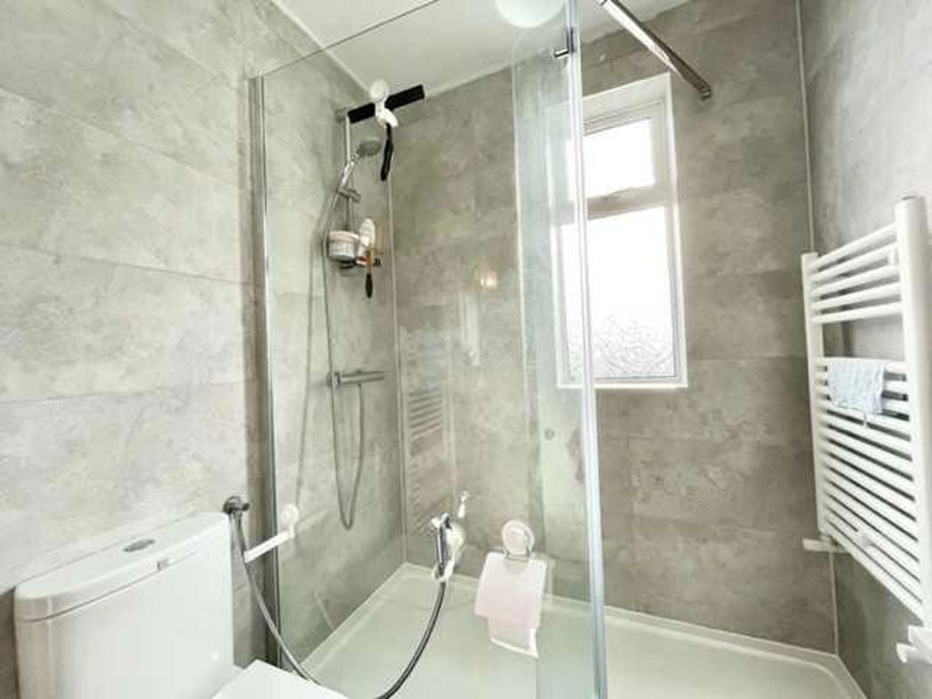 Property image 16 of 25