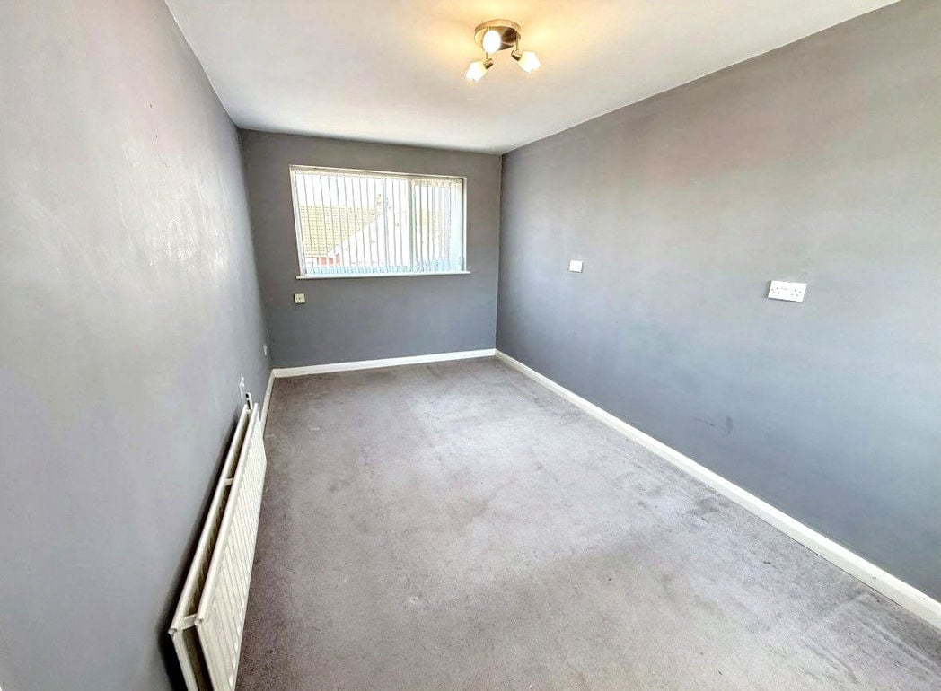 Property image 9 of 13