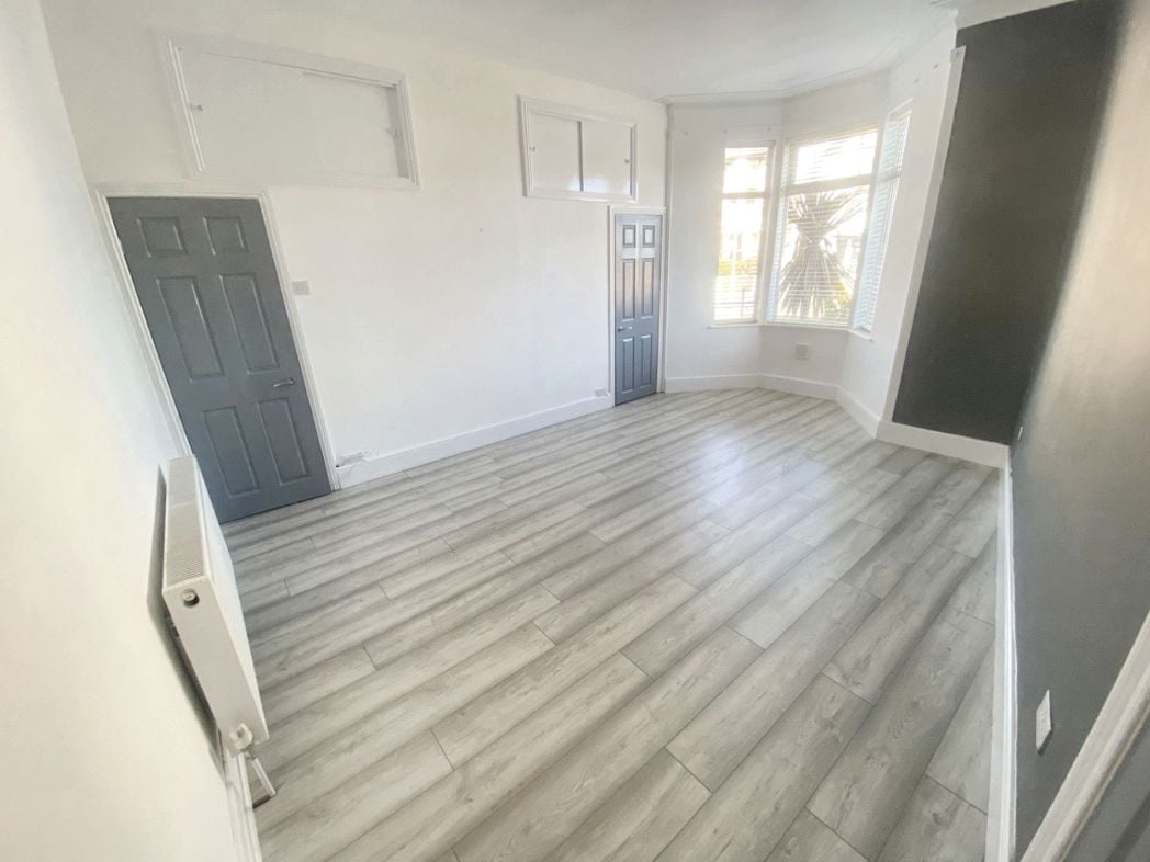 Property image 2 of 8