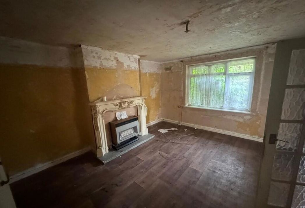 Property image 2 of 13
