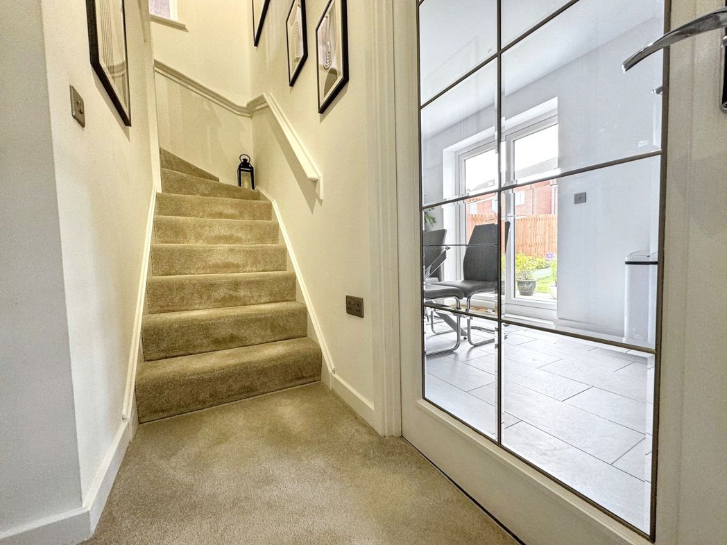 Property image 11 of 27