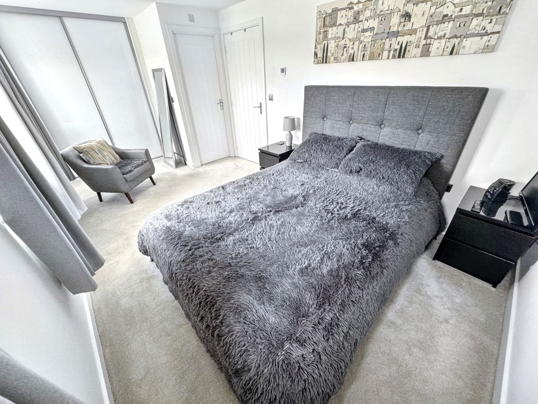 Property image 14 of 27