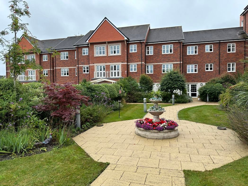 Property image 2 of 18