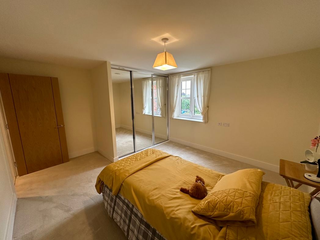 Property image 11 of 18