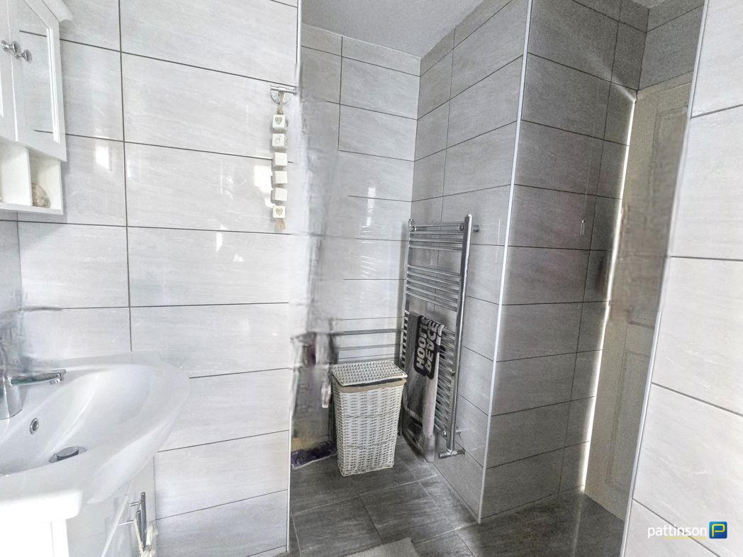 Property image 10 of 16