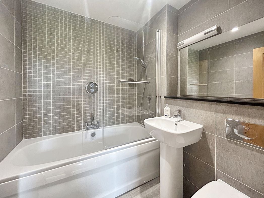 EN-SUITE (BEDROOM THREE)