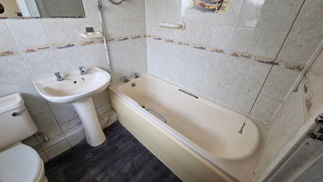 Property image 10 of 14