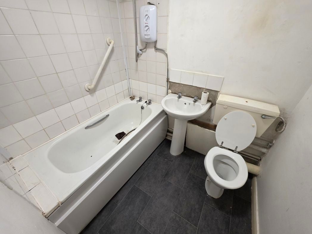 Property image 8 of 17