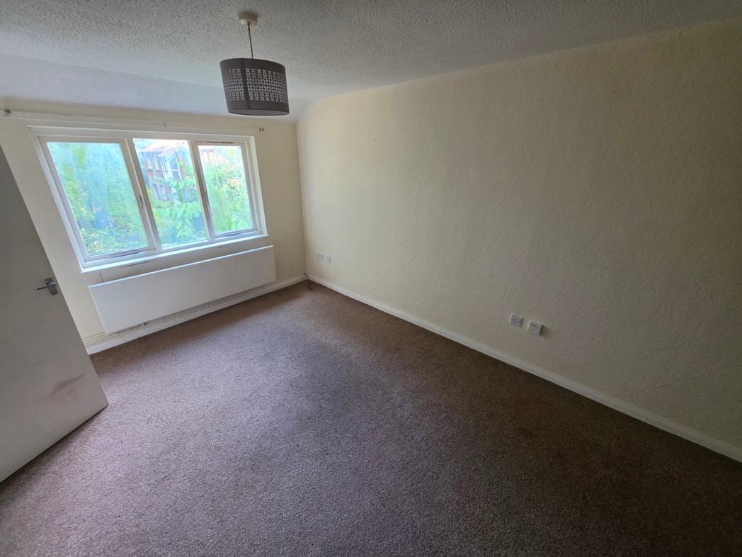 Property image 12 of 17