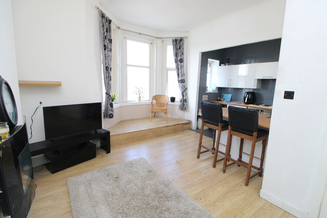 Property image 2 of 9