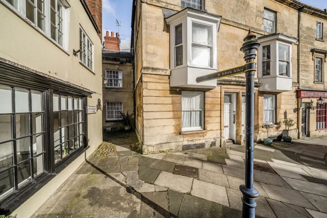 Property image 3 of 18