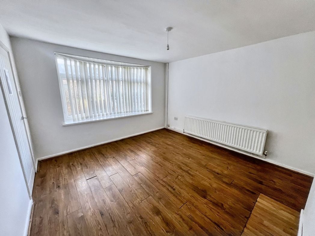 Property image 2 of 9