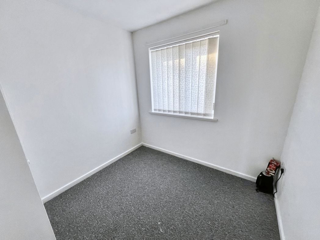 Property image 7 of 9