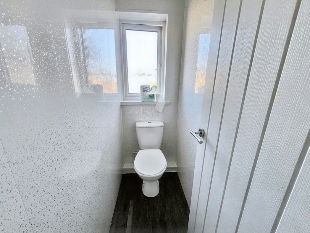 Property image 8 of 9