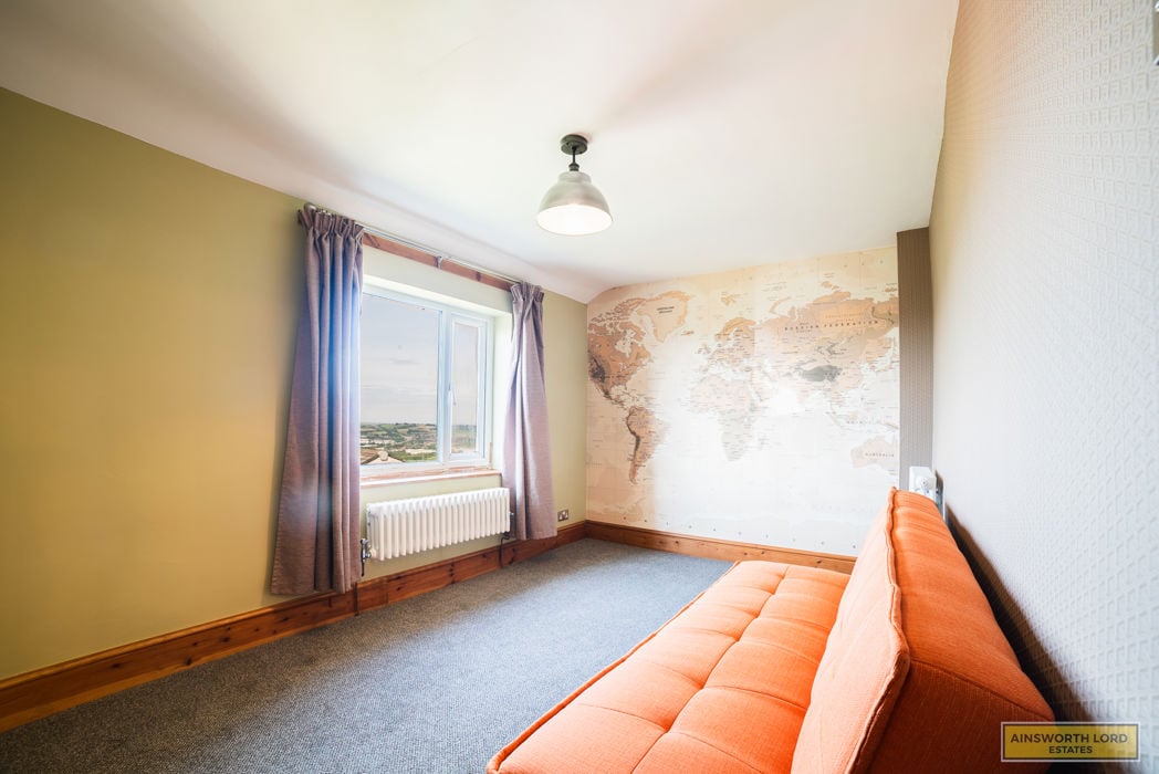 Property image 14 of 35