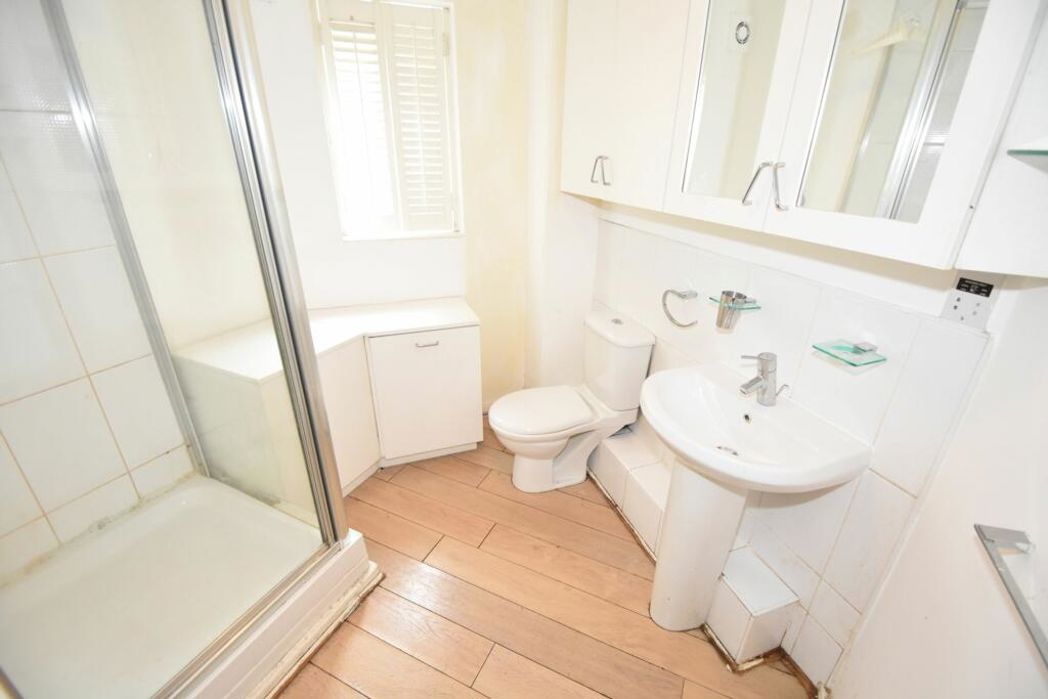 Property image 3 of 8
