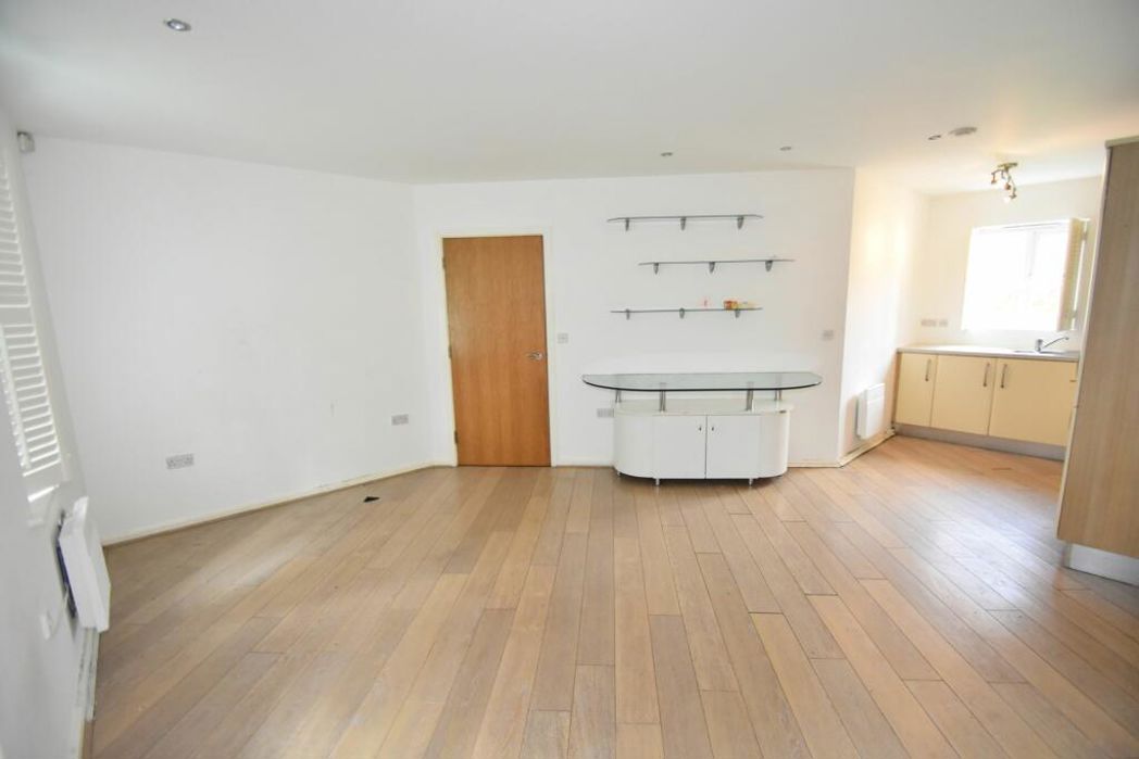 Property image 5 of 8