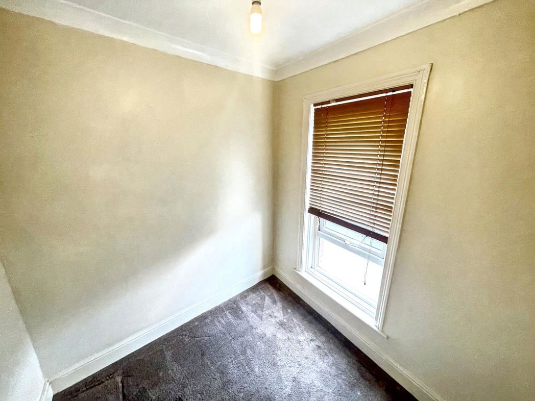 Property image 7 of 8