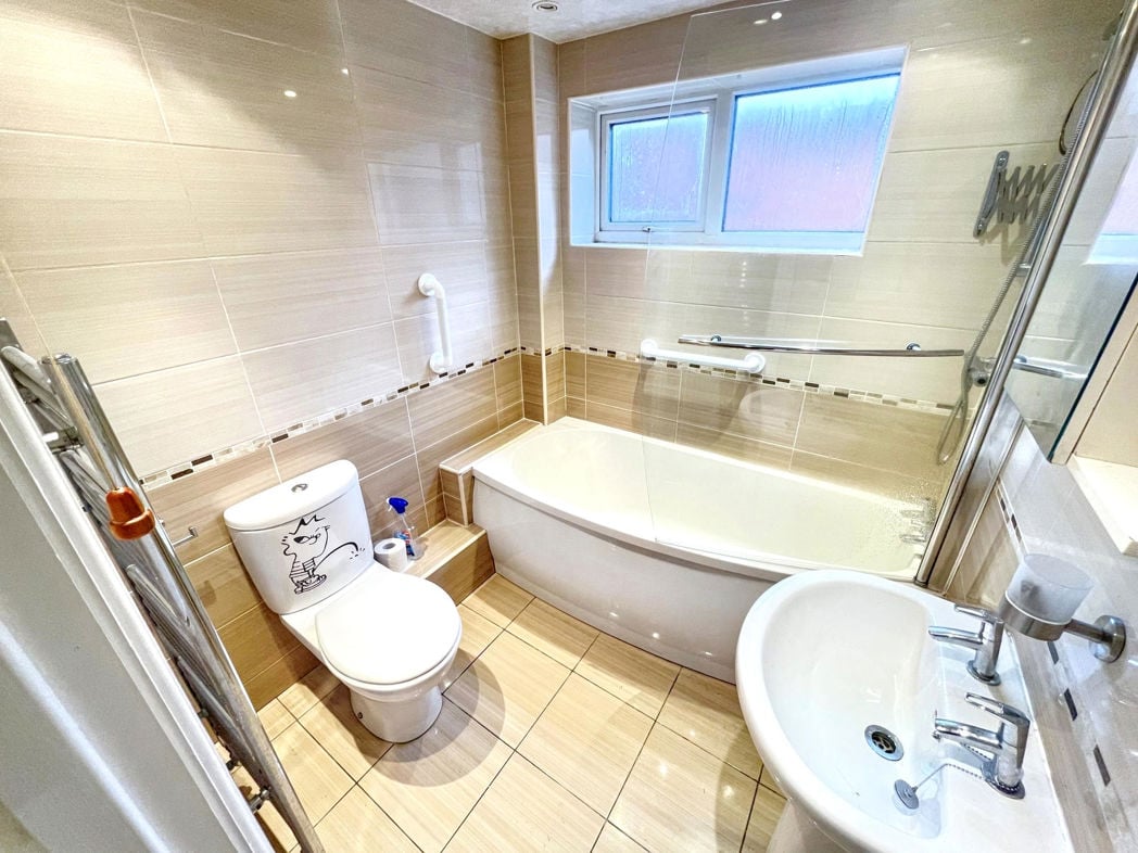 Property image 8 of 8