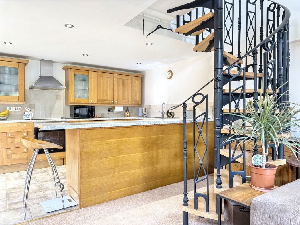 Property image 13 of 27
